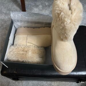 Danskin Beige Fur-Lined Winter Boots